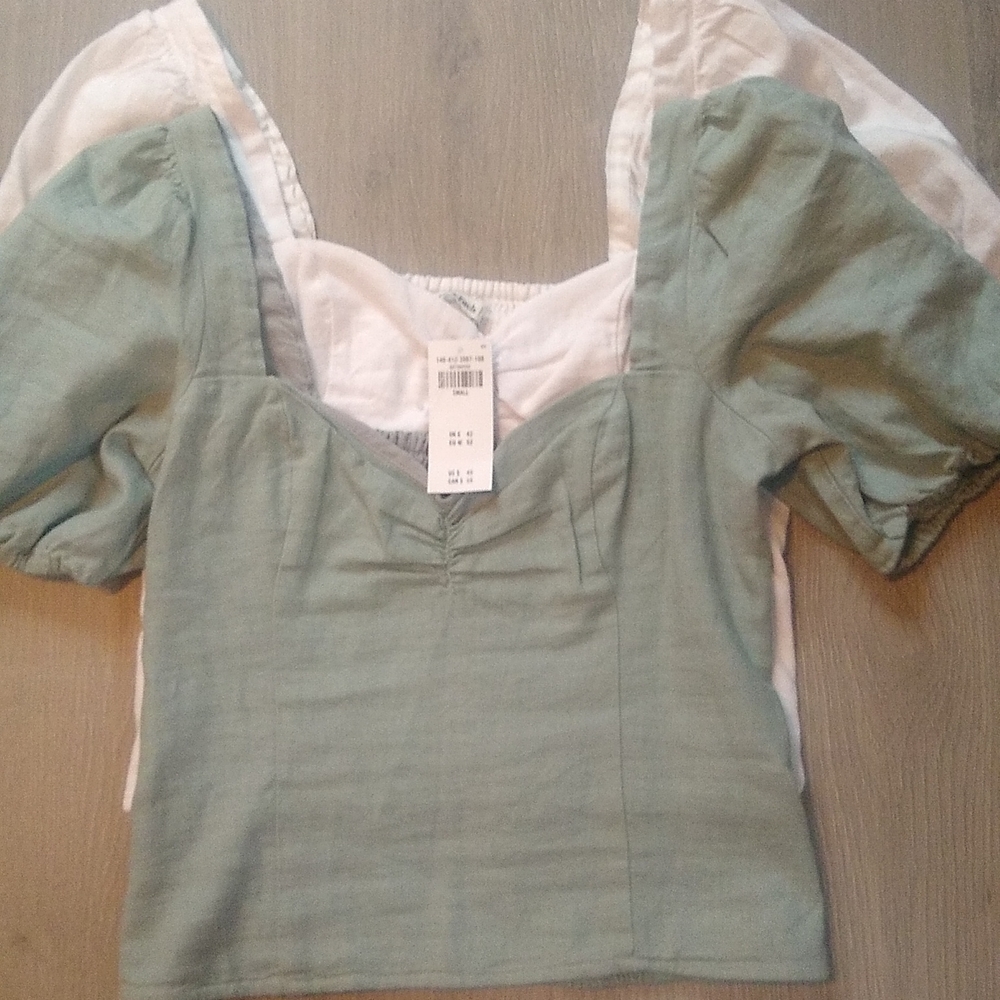 2 Abercrombie puff sleeve tops